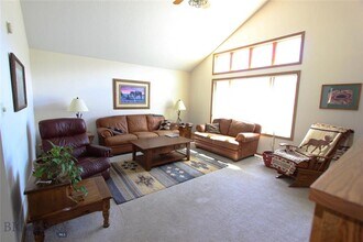 20 Gardiner View Rd in Gardiner, MT - Building Photo - Building Photo