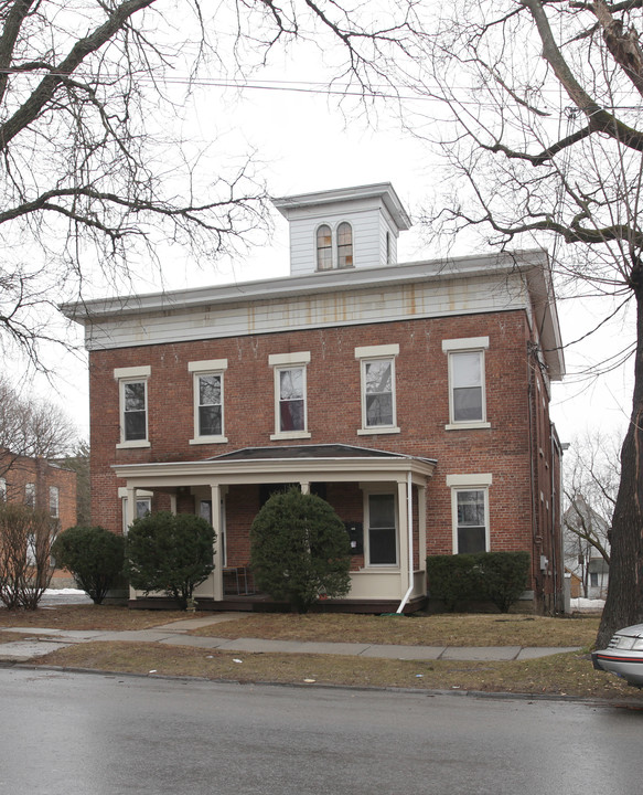 23 S William St in Johnstown, NY - Building Photo