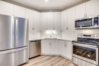 1730 N Clark St in Chicago, IL - Building Photo - Building Photo