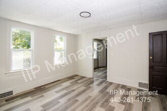 7501 Berry Ave in Cleveland, OH - Building Photo - Building Photo