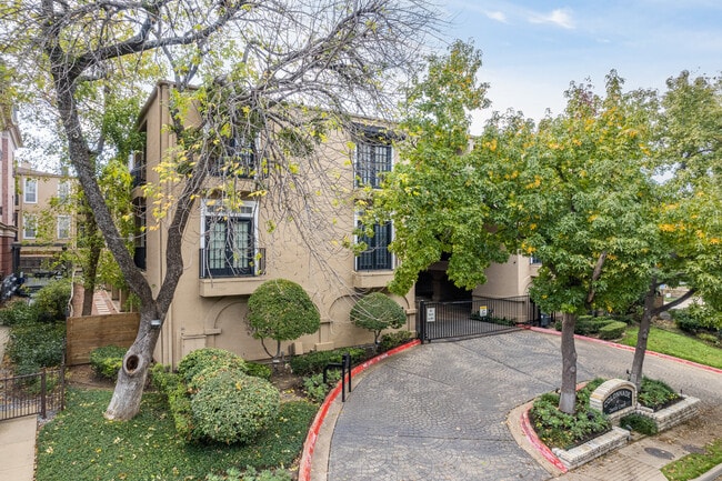Colonnade At Turtle Creek in Dallas, TX - Foto de edificio - Building Photo