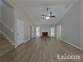 5095 Glendora Dr in Powder Springs, GA - Foto de edificio - Building Photo