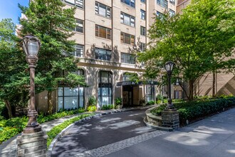 60 East End Ave in New York, NY - Foto de edificio - Building Photo