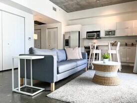 133 NE 2nd Ave in Miami, FL - Building Photo