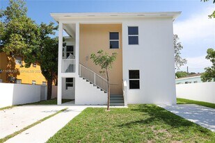 1221 NW 45th St in Miami, FL - Building Photo