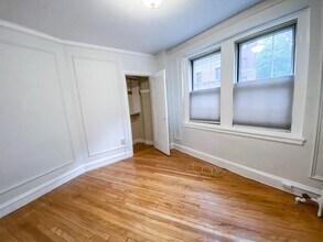 1450 Beacon St, Unit 142 in Brookline, MA - Building Photo - Building Photo