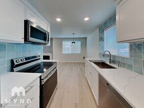 4729 Delridge Wy SW in Seattle, WA - Building Photo - Building Photo