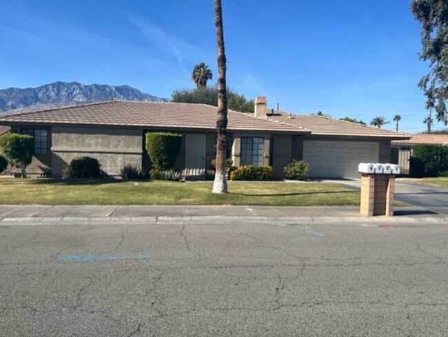 property at 28421 Avenida La Paz