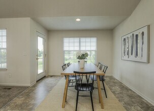737 S Sumac St, Unit 825 in Gardner, KS - Building Photo - Building Photo