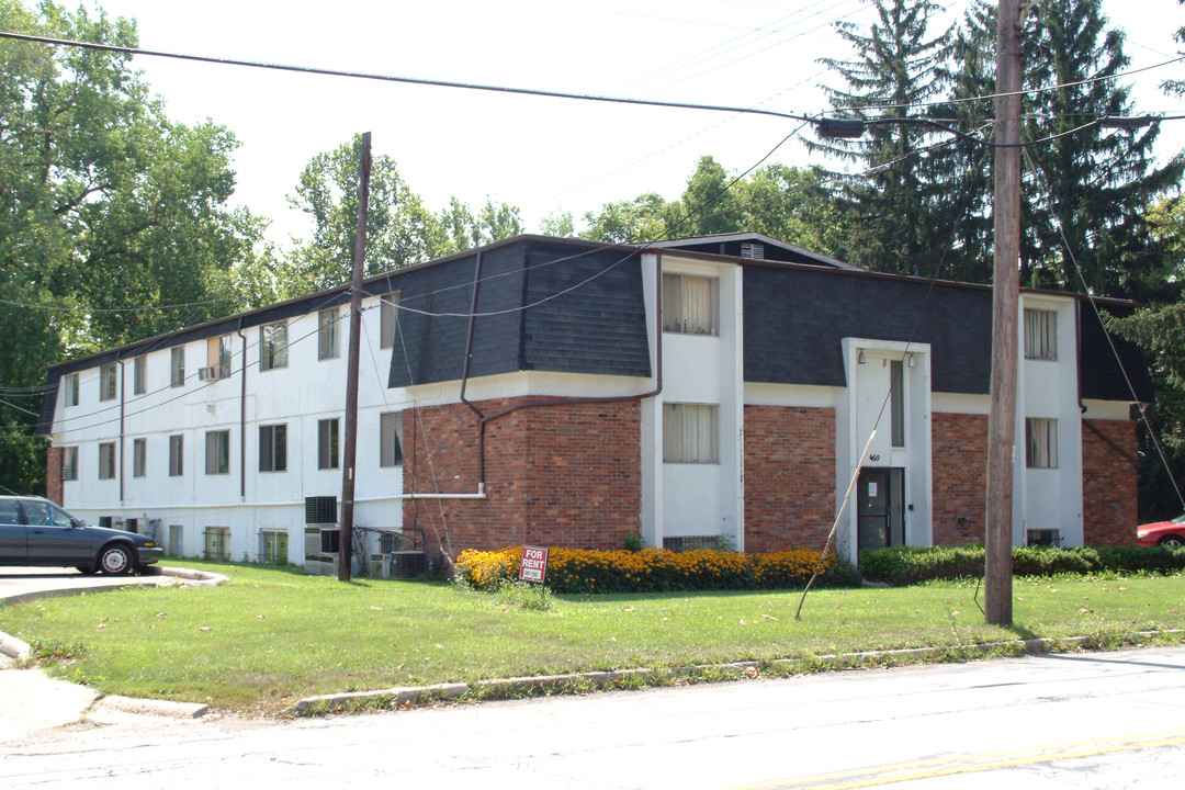 Nelson Oasis Apartments in Columbus, OH - Building Photo