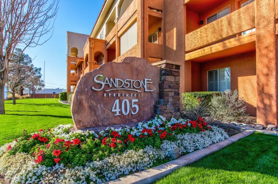 Sandstone in Tucson, AZ - Foto de edificio