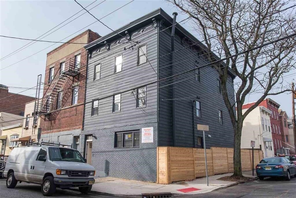19 Sherman Ave in Jersey City, NJ - Building Photo