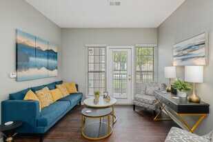 Highland Ridge in Manhattan, KS - Building Photo