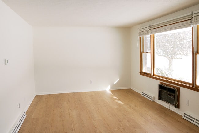 property at 1000 Larchwood Rd