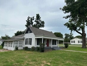 101 E Midland St in Shawnee, OK - Building Photo - Building Photo