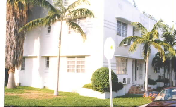 631 13th St in Miami Beach, FL - Building Photo