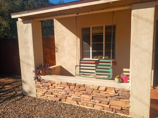 1819 N Rosemary Dr in Tucson, AZ - Foto de edificio - Building Photo