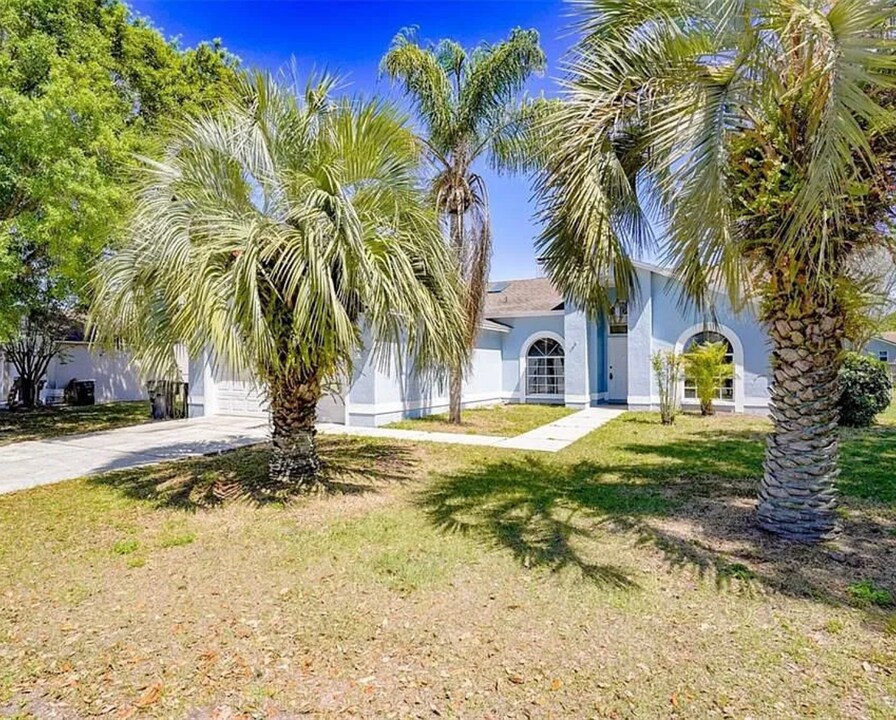 5126 Martinique Dr in Lakeland, FL - Building Photo