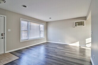 111 E 13th St in Lombard, IL - Foto de edificio - Building Photo