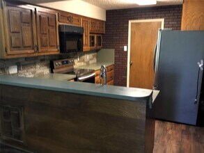 2030 Golf Ct in Denton, TX - Foto de edificio - Building Photo