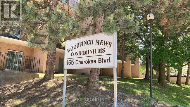 165-165 Cherokee Blvd in Toronto, ON - Building Photo - Building Photo