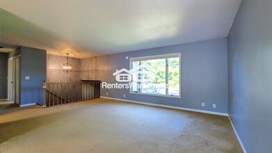 1751 Laurel Ave in Hudson, WI - Building Photo - Building Photo