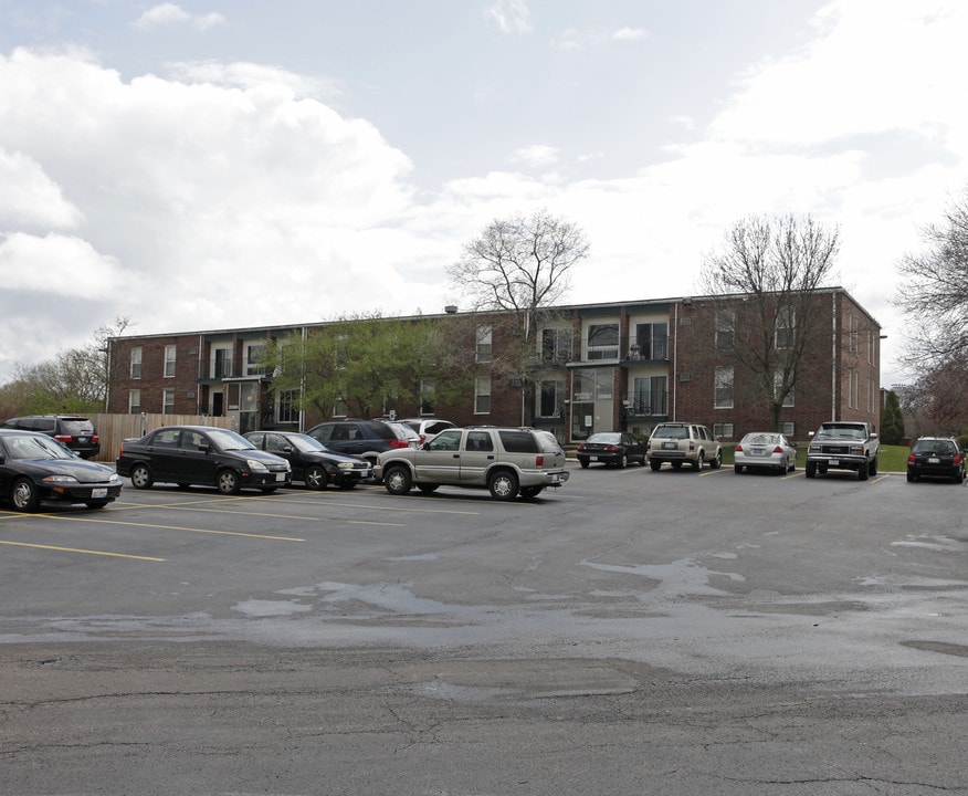 Marian Park in Wheaton, IL - Building Photo