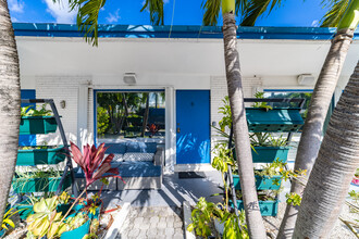 333 Palm St in Hollywood, FL - Building Photo - Building Photo