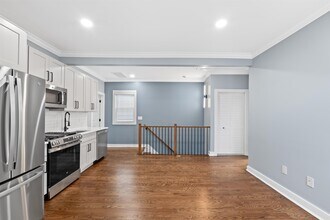 8 Essex St in Nutley, NJ - Building Photo - Building Photo