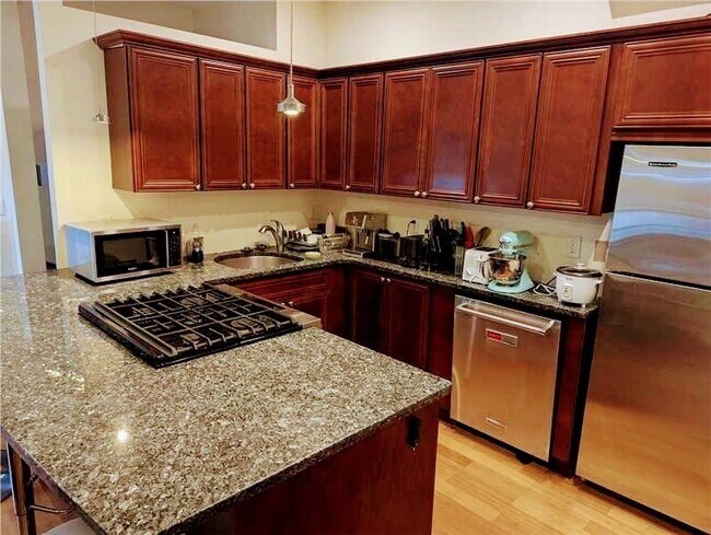 120 Hillside St, Unit 101 in Boston, MA - Foto de edificio - Building Photo