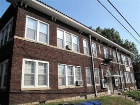 270 Lyndhurst Pl in Lexington, KY - Foto de edificio - Building Photo