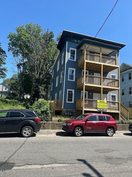 30 Crown St, Unit 3 in Waterbury, CT - Building Photo - Building Photo