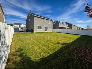 3548 S Clearwater Way in Syracuse, UT - Building Photo - Building Photo