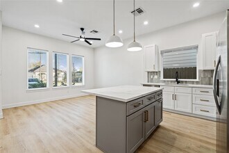 8324 Corinth St in Houston, TX - Building Photo - Building Photo