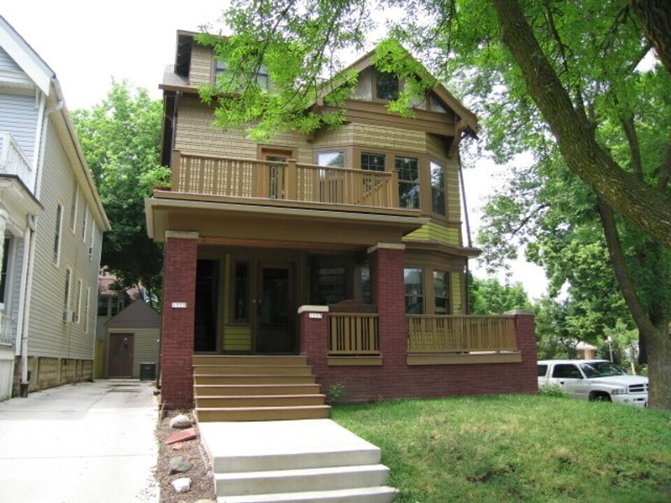 1555 N 48th St in Milwaukee, WI - Building Photo