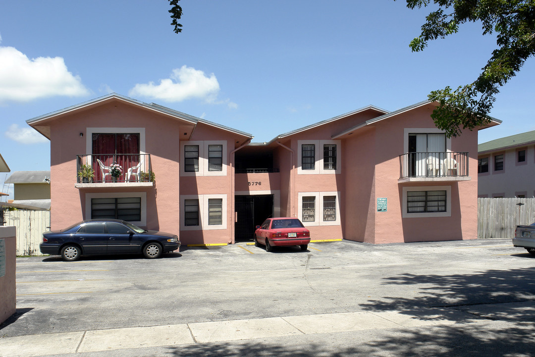 5776 W 25th Ct in Hialeah, FL - Building Photo