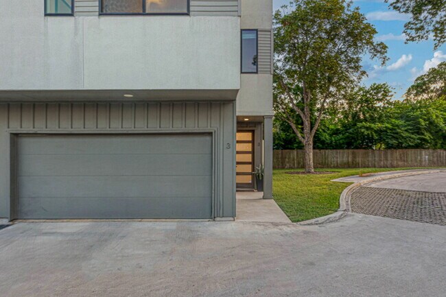 6409 Berkman Dr in Austin, TX - Building Photo - Building Photo