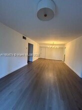 7925 SW 104th St in Miami, FL - Building Photo - Building Photo