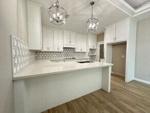 2725 Kilgore Ave in McAllen, TX - Foto de edificio - Building Photo