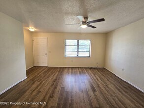 3251 Windbrook Ave in Spring Hill, FL - Building Photo - Building Photo