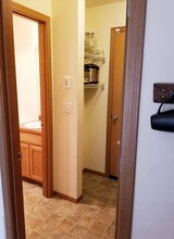 15615 7th Ave E, Unit 17 in Tacoma, WA - Building Photo - Building Photo