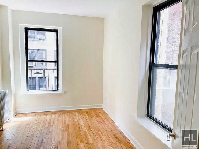 152-156 E 84th St in New York, NY - Building Photo - Building Photo