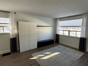 35 Ashall Blvd in Toronto, ON - Building Photo - Building Photo