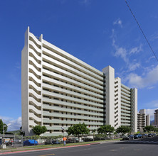 Fairway Gardens in Honolulu, HI - Building Photo - Building Photo