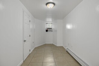 247 OGDEN Ave in Jersey City, NJ - Building Photo - Building Photo