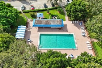 3001 Portofino Isle in Coconut Creek, FL - Building Photo - Building Photo