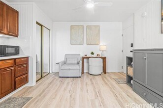 2509 Ala Wai Blvd in Honolulu, HI - Building Photo - Building Photo