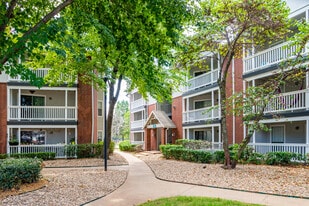 Parc 1010 in Tulsa, OK - Building Photo