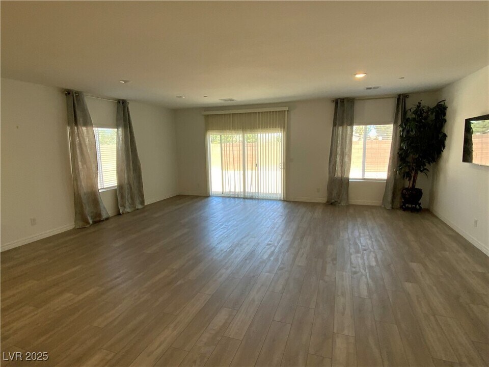 3706 Etendre Ct in Las Vegas, NV - Building Photo