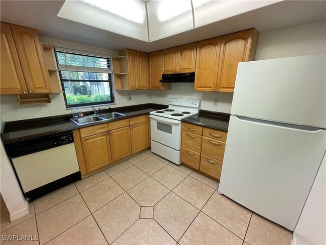 28150 Pine Haven Way in Bonita Springs, FL - Building Photo - Building Photo